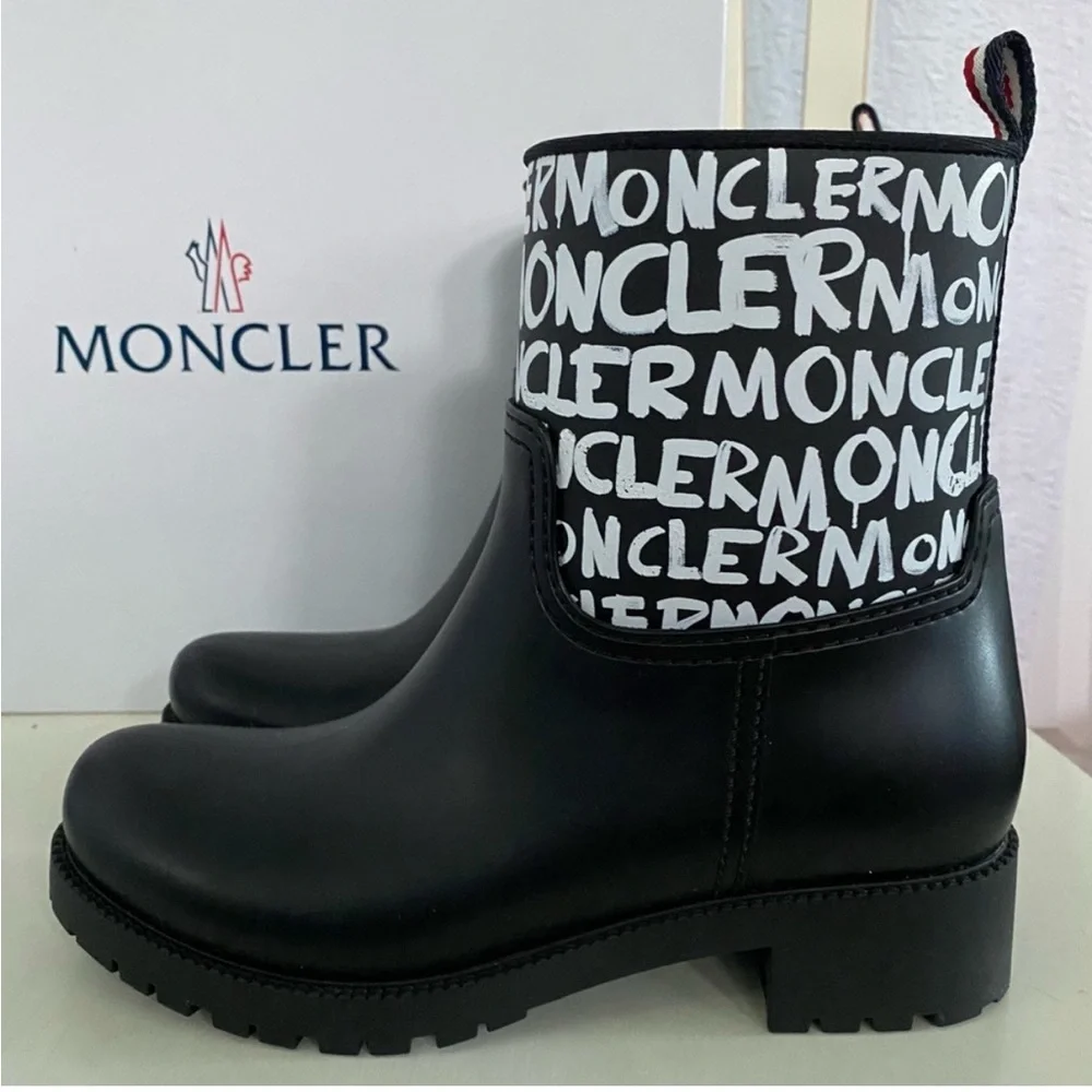 Authentic Moncler Women's Black and White Winter Boots - Picture 2 of 3